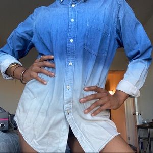 Uniqlo Blue Ombré Button-up 👔